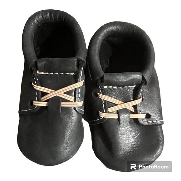 Freshly Picked Other - Freshly Picked Soft Sole Oxford Moccasins Baby Size 3 Black Leather